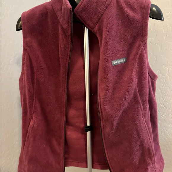 XL Columbia Fleece Vest Women’s Wine Zip Up Soft Cozy Layer - Picture 2 of 10